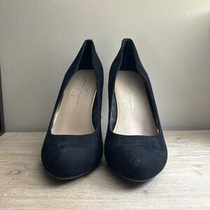 10M/40 Jessica Simpson black pumps